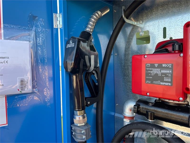 Emiliana Serbatoi EU-TANK 9000 9000 L Steel Storage and Dispensing T Depósitos de combustible y aditivos