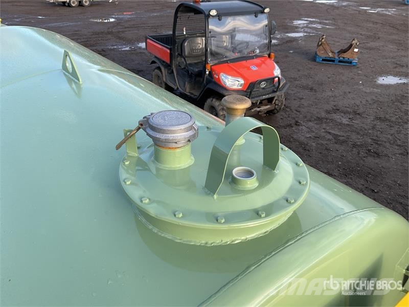 Emiliana Serbatoi EU-TANK 9000 Skid Mounted Steel 9000 L Steel Stora Паливні та присадочні баки