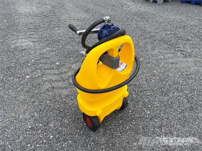 Emiliana Serbatoi EU-TANK 55 L Poly Portable Transfer and Dispensing Depósitos de combustible y aditivos