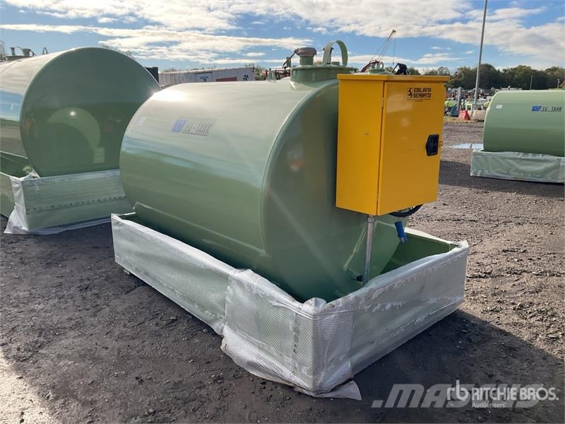 Emiliana Serbatoi EU-TANK 3000 Skid Mounted Steel 3000 L Steel Stora Kraftstoff- und Zusatzstoffbehälter