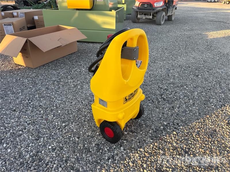 Emiliana Serbatoi EU-TANK 55 55 L Poly Portable DEF Transfer and Dis Depósitos de combustible y aditivos