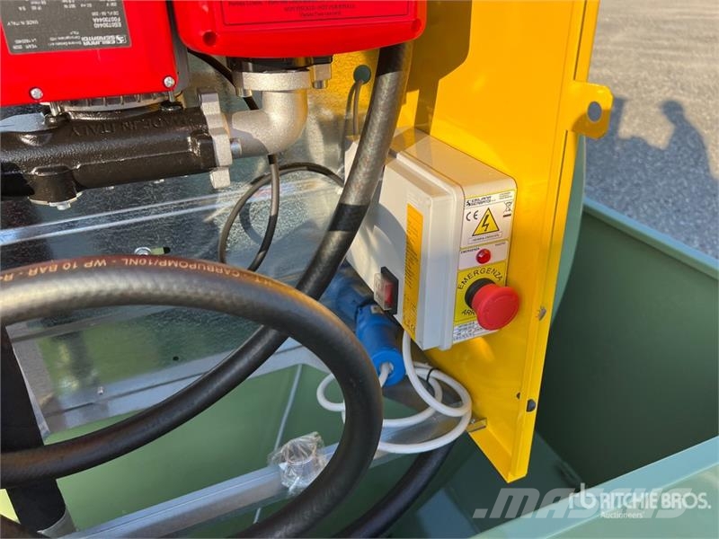 Emiliana Serbatoi EU-TANK 3000 3000 L Steel Storage and Dispensing T Depósitos de combustible y aditivos