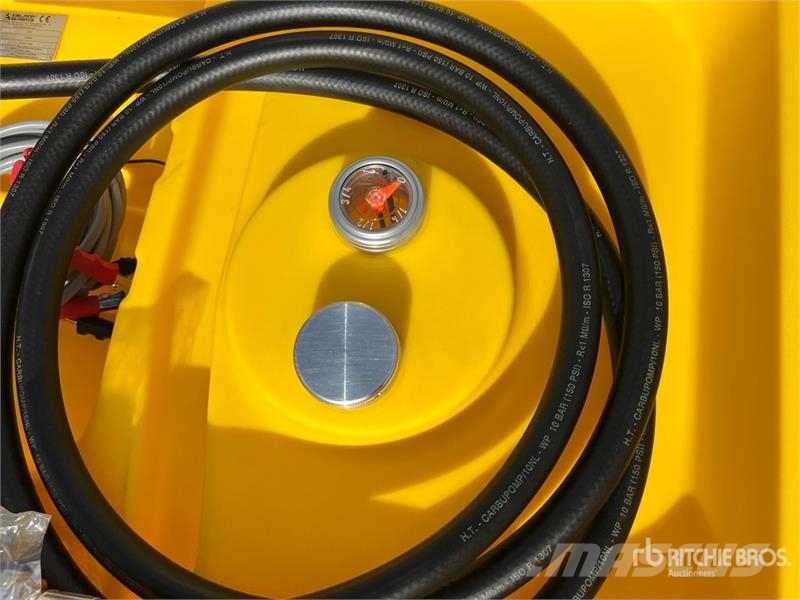 Emiliana Serbatoi EU-TANK 330 330 L Poly Portable Diesel Transfer an Kraftstoff- und Zusatzstoffbehälter