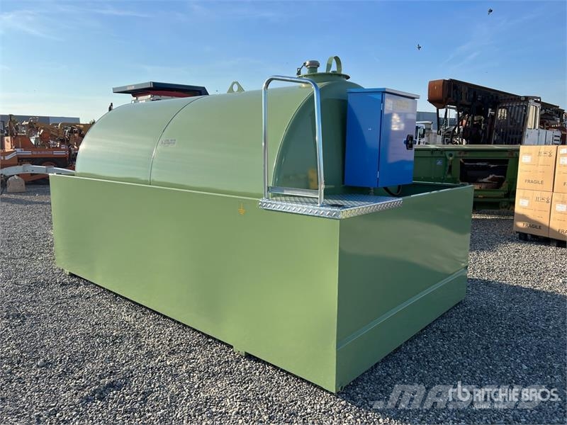 Emiliana Serbatoi EU-TANK 9000 9000 L Steel Storage and Dispensing T Depósitos de combustible y aditivos