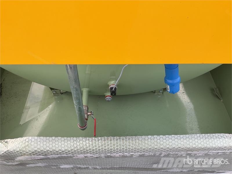 Emiliana Serbatoi EU-TANK 3000 Skid Mounted Steel 3000 L Steel Stora Паливні та присадочні баки