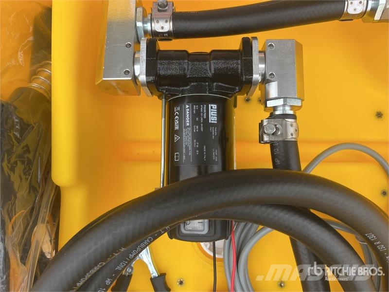 Emiliana Serbatoi EU-TANK 330 330 L Plastic Diesel 330 L Poly Portab Serbatoi per carburante e additivi