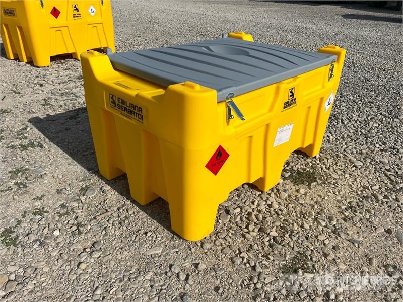Emiliana Serbatoi EU-TANK 330 330 L Poly Portable Diesel Transfer an Kraftstoff- und Zusatzstoffbehälter