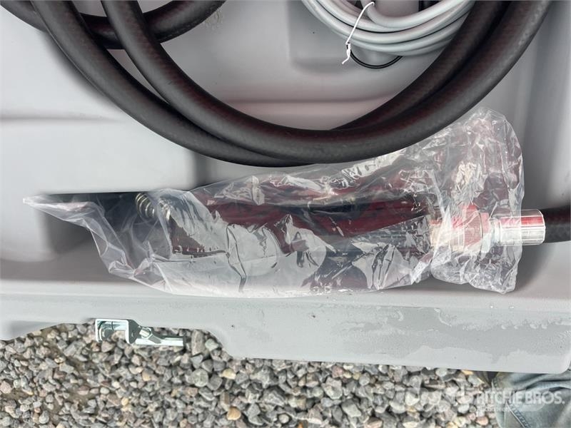 Emiliana Serbatoi EU-TANK 220 220 L Plastic Diesel 220 L Poly Portab Serbatoi per carburante e additivi