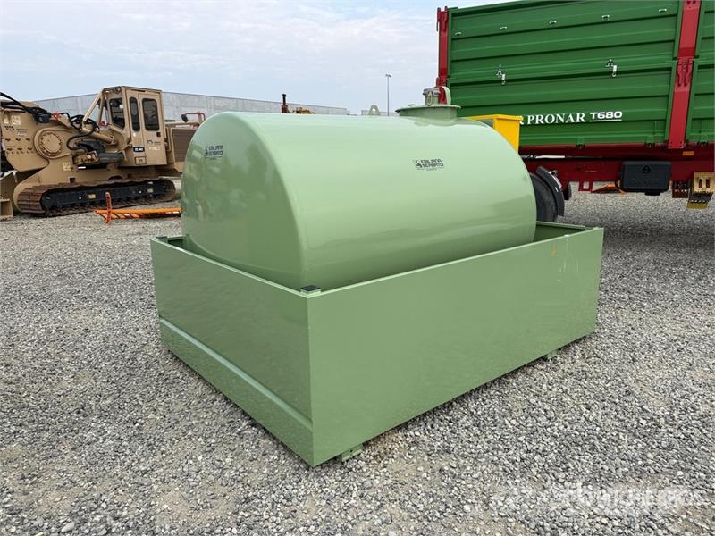 Emiliana Serbatoi EU-TANK 3000 3000 L Steel Storage and Dispensing T Yakıt ve katkı maddesi tankları