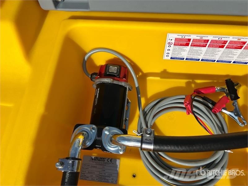 Emiliana Serbatoi EU-TANK 440 440 L Poly Portable Diesel Transfer an Kraftstoff- und Zusatzstoffbehälter