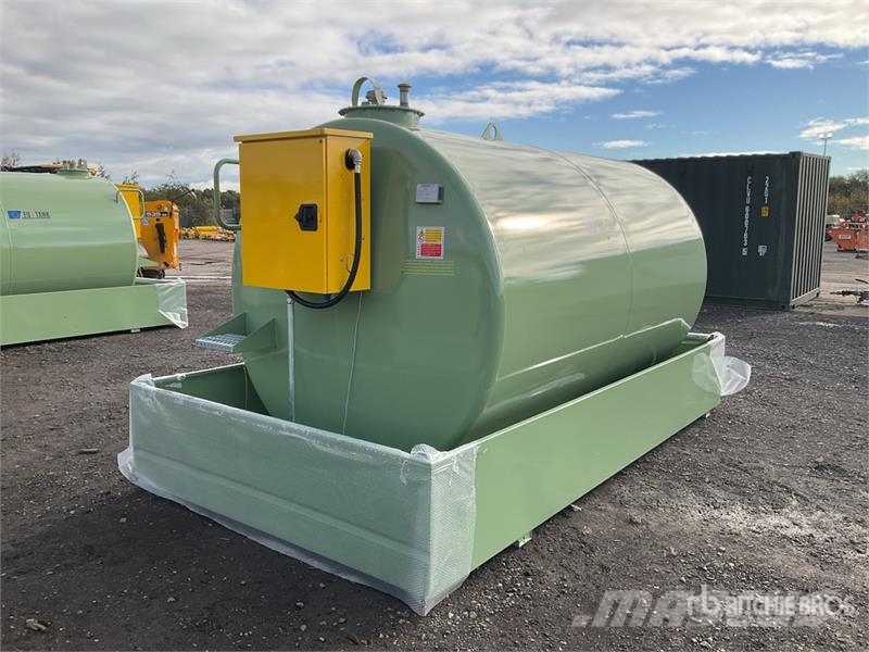 Emiliana Serbatoi EU-TANK 9000 Skid Mounted Steel 9000 L Steel Stora Kraftstoff- und Zusatzstoffbehälter