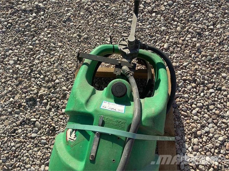 Emiliana Serbatoi Portable Poly Fuel Tank Brandstof-en toegevoegde tanks