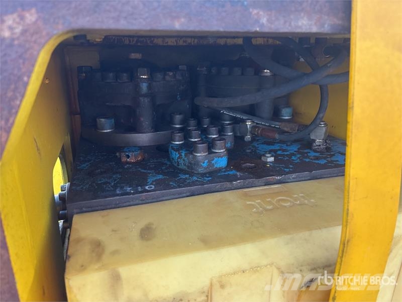 Epiroc HB700 Dust Hydraulic Breaker Hamers en brekers