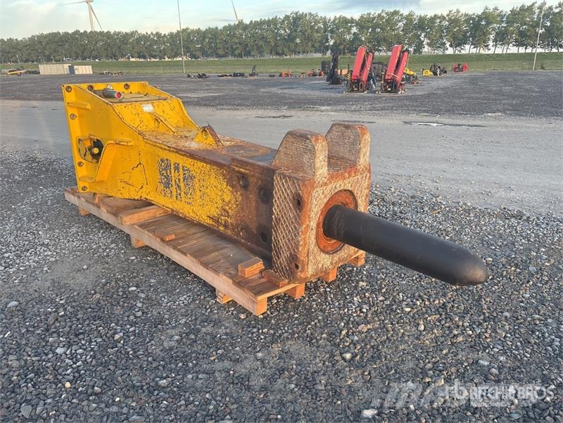 Epiroc HB7000 Hydraulic Breaker Hamers en brekers