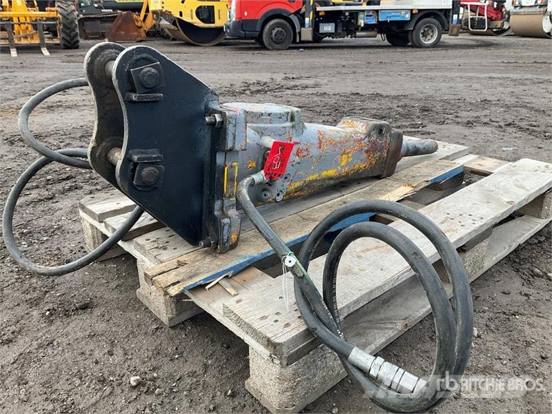 Epiroc SB152 مطارق / كسارات