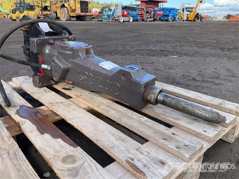 Epiroc SB152 1150 mm Hydraulic Breaker مطارق / كسارات