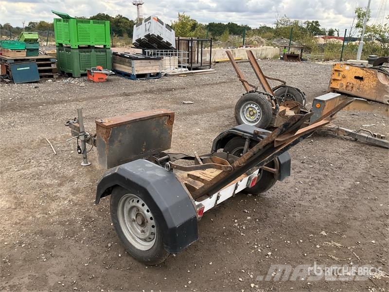  Equipment Trailer Ремаркета за превоз на автомобили
