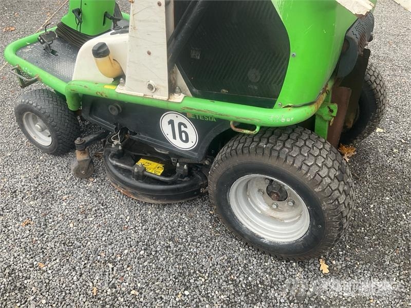 Etesia 124D Ride-On Lawn Mower Murutraktorid