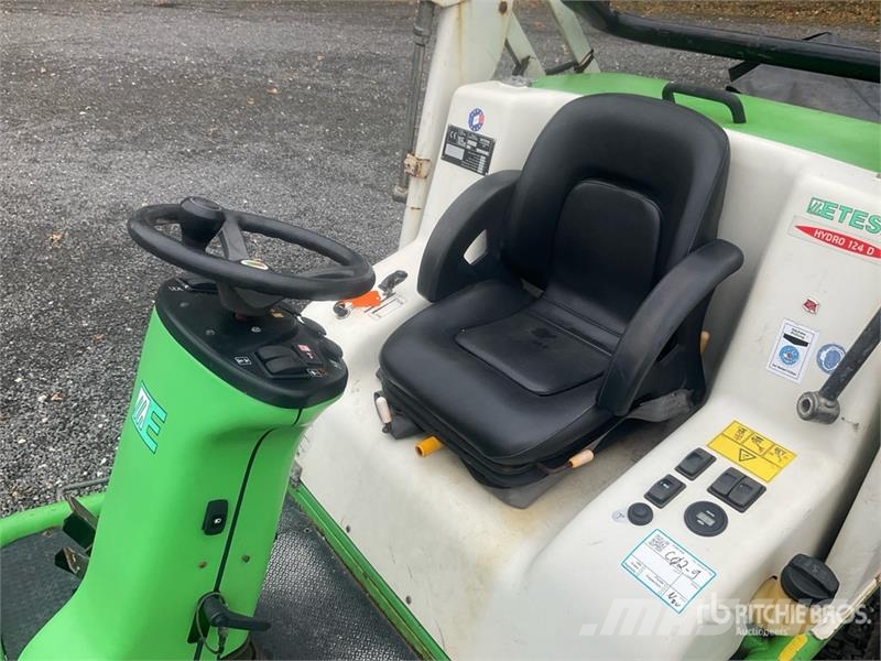Etesia 124D Ride-On Lawn Mower Murutraktorid