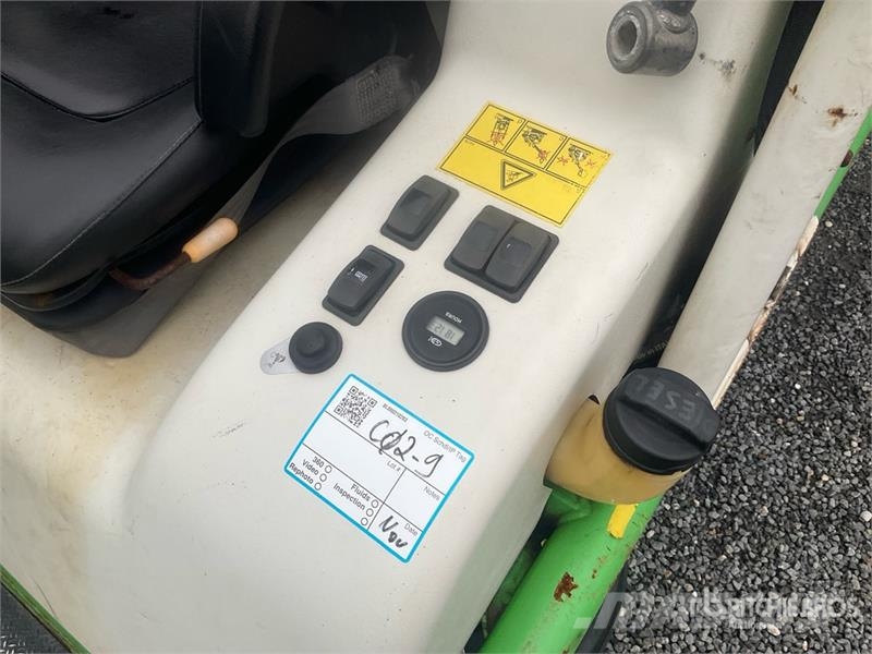 Etesia 124D Ride-On Lawn Mower Murutraktorid
