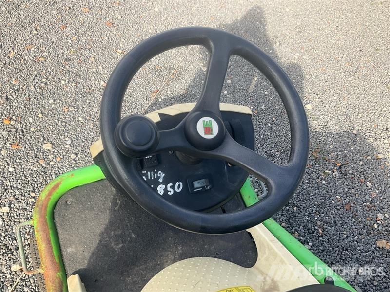 Etesia Hydro80 Lawn Mower (Inoperable) Самохідні газонокосарки