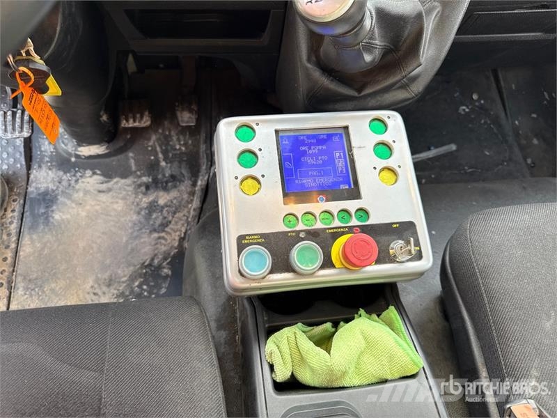  Eurocargo ML100E21/P 4x2 Rear Loader Waste Collect Komunalni tovornjaki