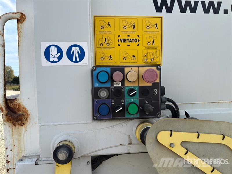  Eurocargo ML100E21/P 4x2 Rear Loader Waste Collect Komunalni tovornjaki