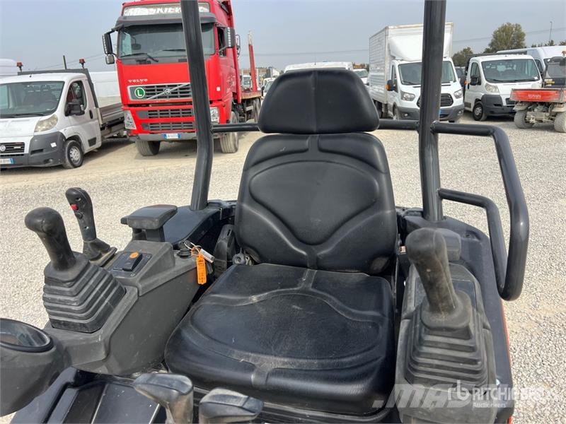 Eurocomach 15ZT Mini Excavator حفارات صغيرة أقل من 7 طن (حفارات صغيرة)