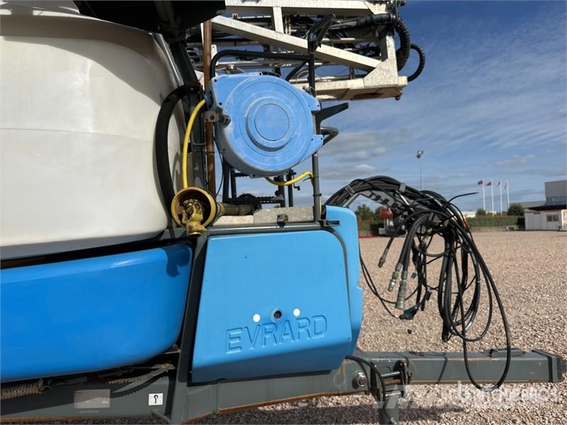 Evrard Meteor 4200 42 m S/A Pull-Type Sprayer Ťahané postrekovače