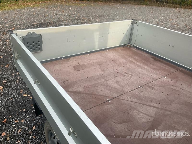 Evum Acar 4x4 Electric Flatbed Utility Truck Пикапи