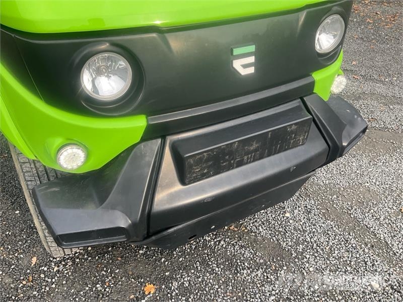 Evum Acar 4x4 Electric Flatbed Utility Truck Пикапи