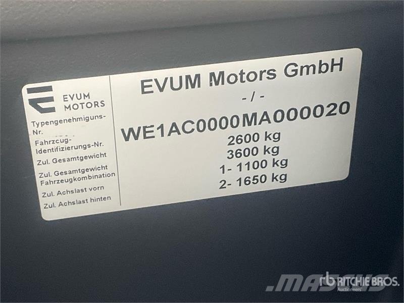 Evum Acar 4x4 Electric Flatbed Utility Truck Пикапи