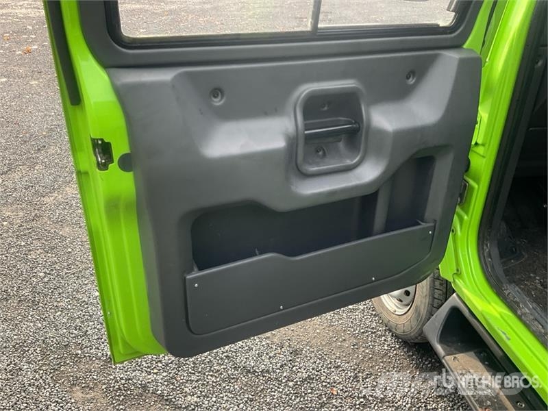 Evum Acar 4x4 Electric Flatbed Utility Truck Пикапи