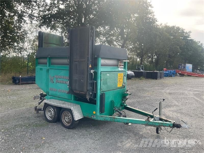 Farwick Euro Screen Trailer Mounted Electric Powered Scree Seulat