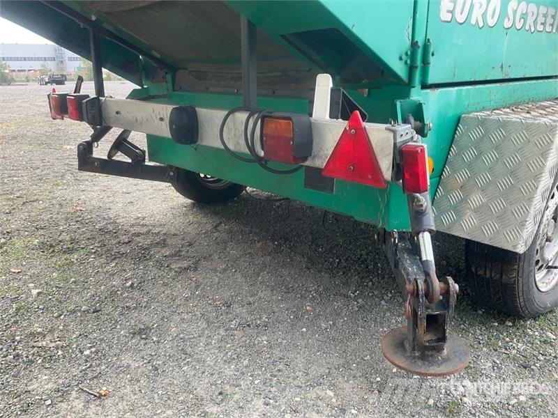 Farwick Euro Screen Trailer Mounted Electric Powered Scree Seulat