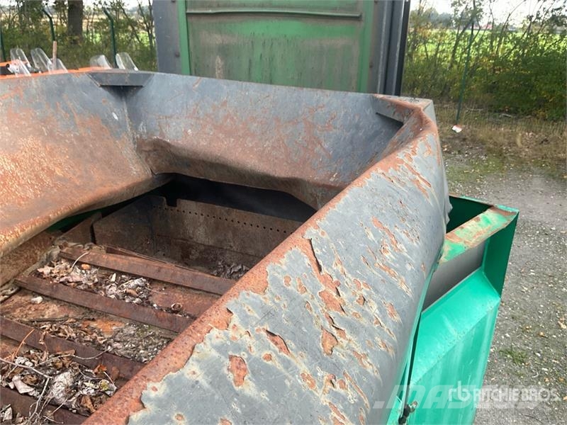 Farwick Euro Screen Trailer Mounted Electric Powered Scree Seulat