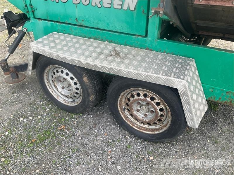 Farwick Euro Screen Trailer Mounted Electric Powered Scree Seulat