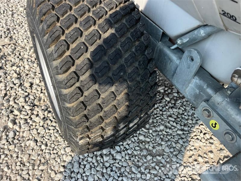  Favaro NI 1000 PSV Pull-Type Sprayer Ρυμουλκούμενα ψεκαστικά