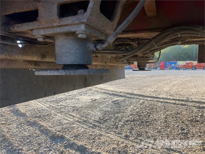 Faymonville 42 ton T/A Porte Engin A Rideaux Coulissants Avec Nizki nakladalci