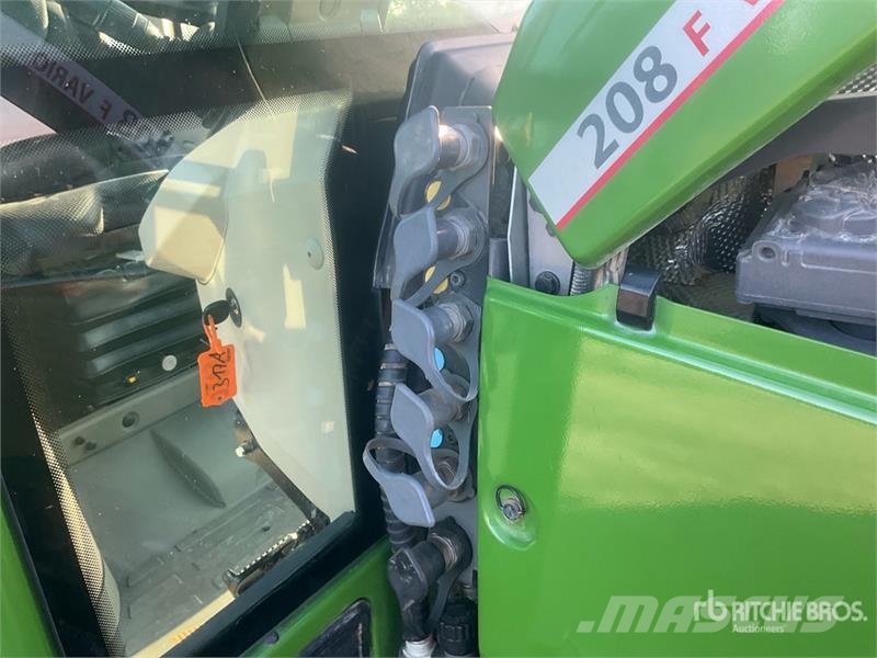 Fendt 208F Vario Profi 4WD Tractor Traktoren