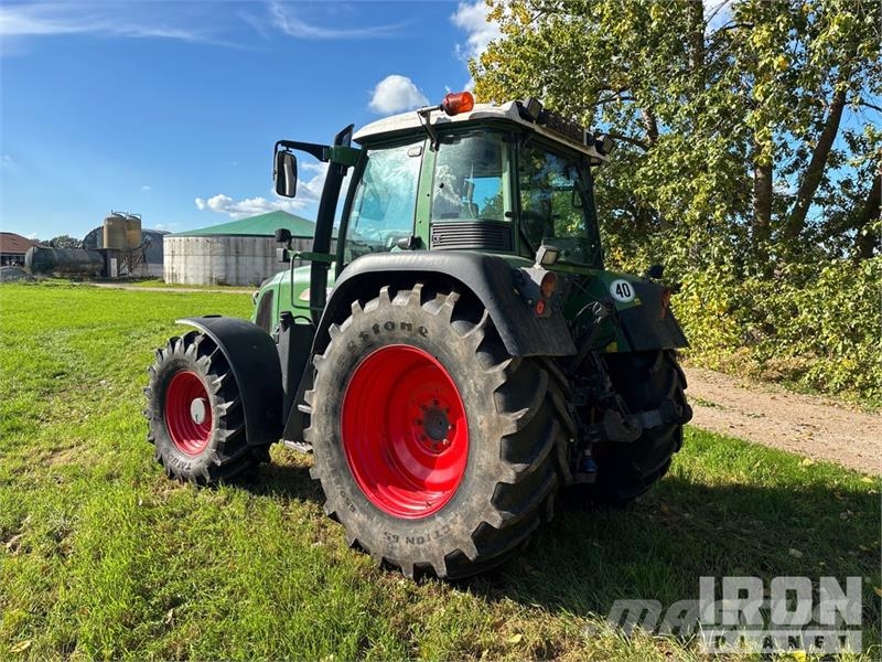 Fendt 415 Vario 4WD Tractor Трактори