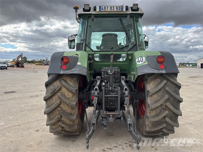 Fendt 712 Vario Traktory
