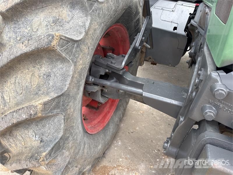 Fendt 712 Vario Traktory