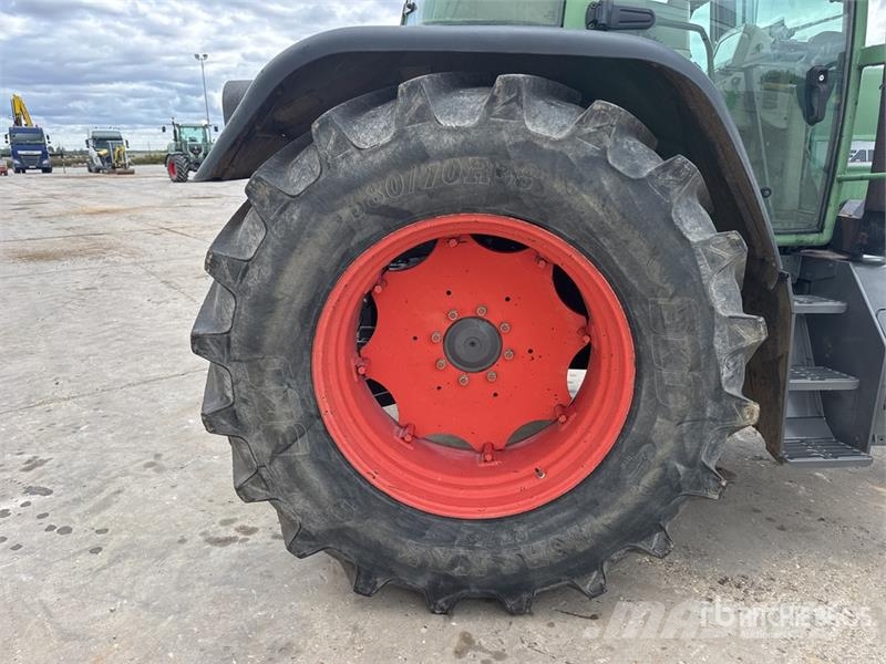 Fendt 712 Vario Traktory