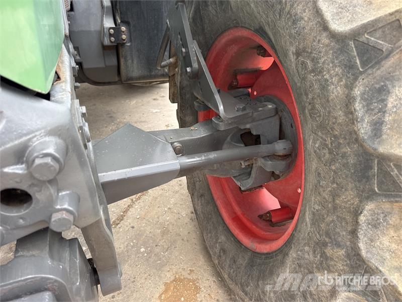 Fendt 712 Vario Traktory