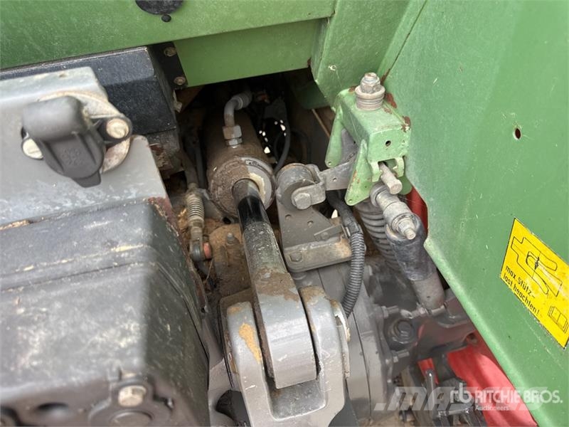 Fendt 712 Vario Traktory