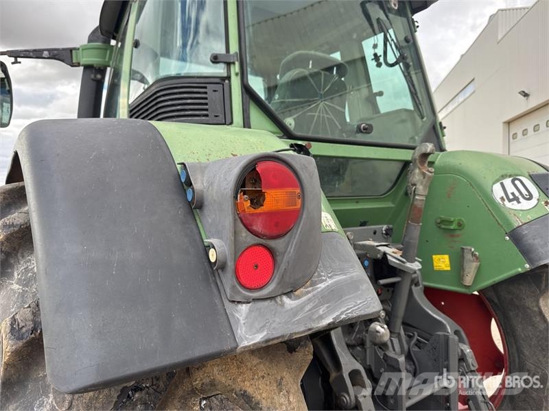 Fendt 712 Vario Traktory