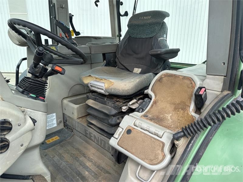 Fendt 712 Vario Traktory
