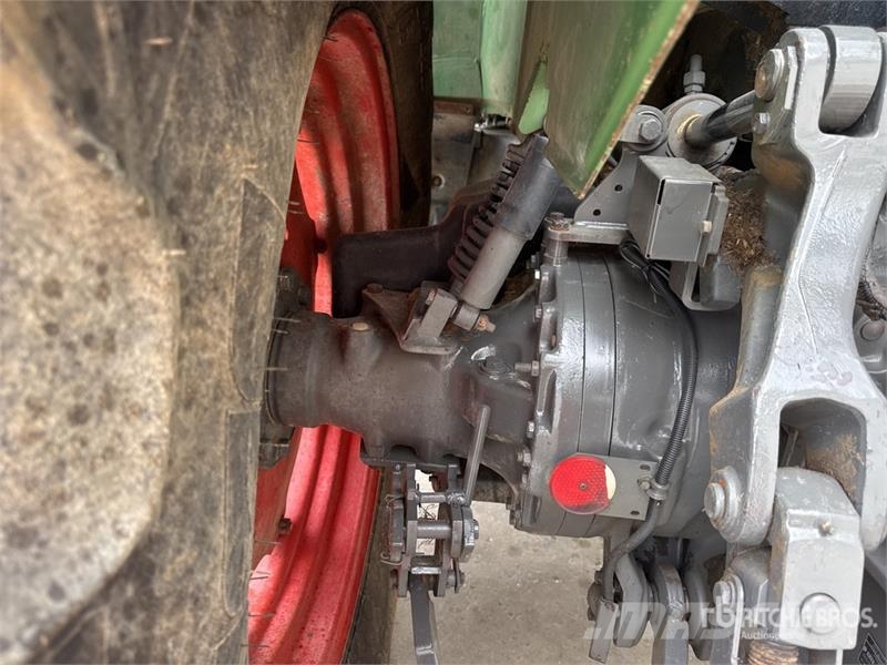 Fendt 712 Vario Traktory