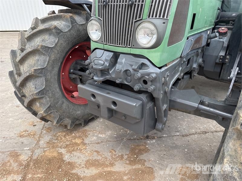 Fendt 712 Vario Traktory